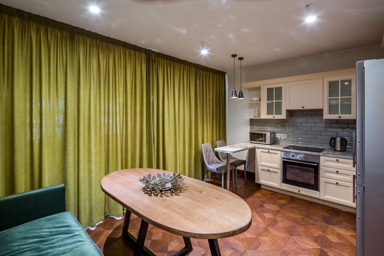 Romari Апартименти Площа Ринок Appartement Lviv Buitenkant foto