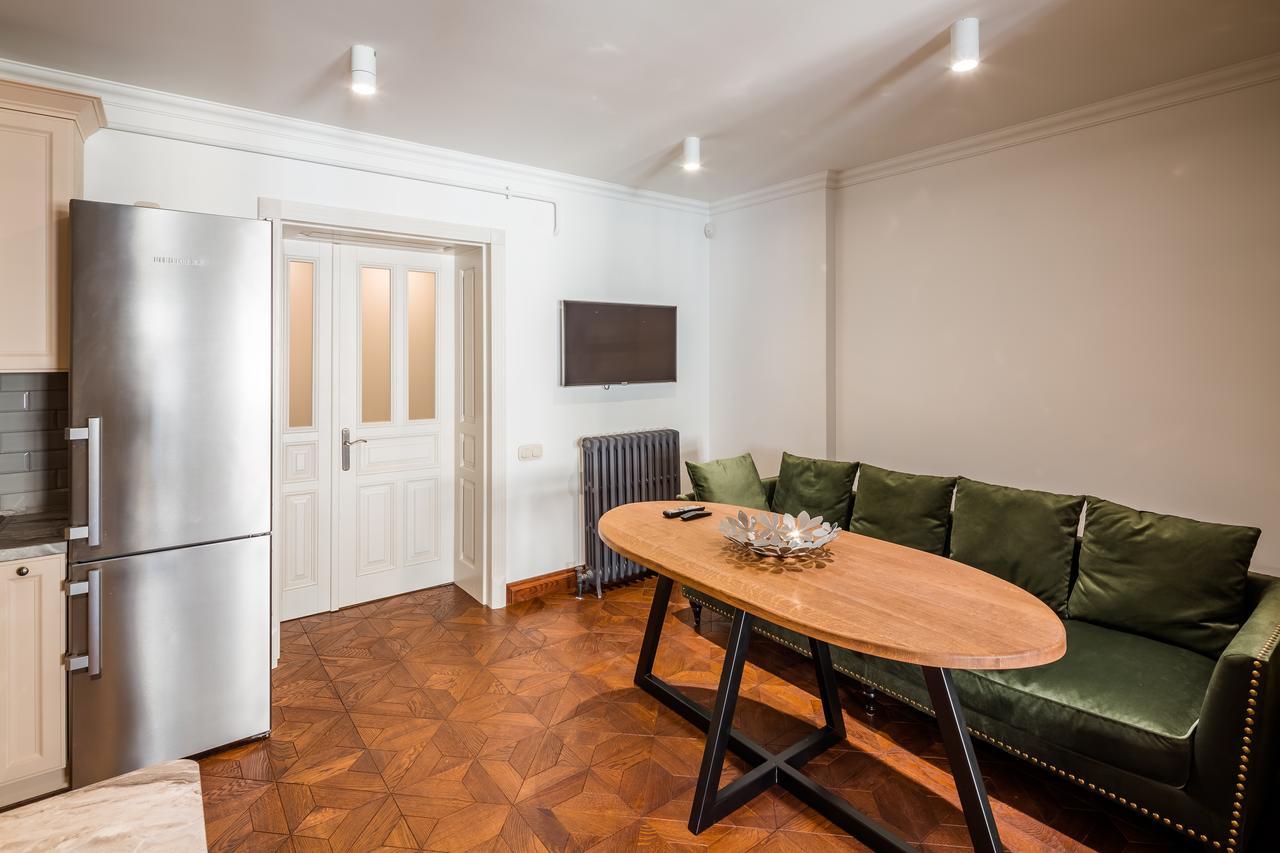 Romari Апартименти Площа Ринок Appartement Lviv Buitenkant foto
